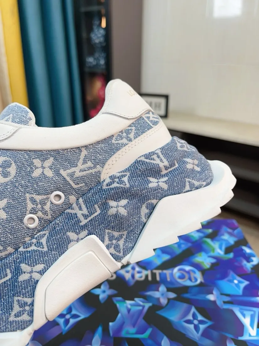 Men's men's shoes 💰580🌸🌸 LV style is novel and fashionable, the upper is made of imported cowhide + LV special materials! Super trendy design! It’s eye-catching! The leather is soft, delicate, shiny and translucent, showing the ultimate in pure handcraftsmanship, and the mesh is soft, comfortable and breathable! Size: 39-44 (38 45 customized)